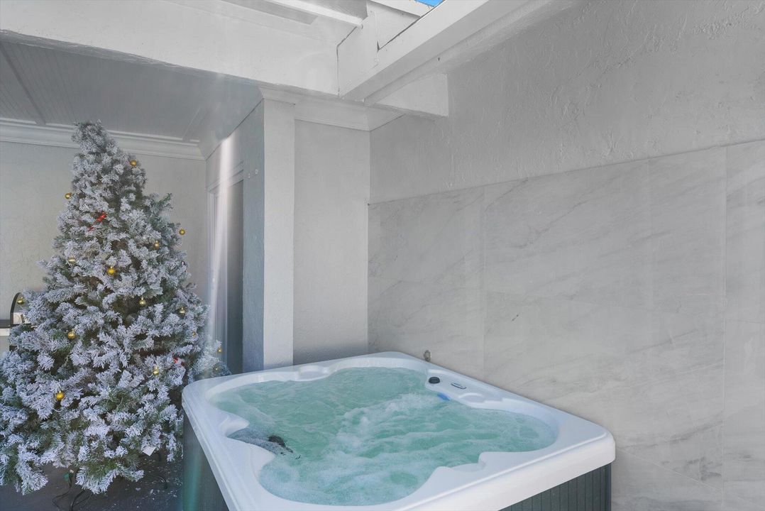 For Rent: $16,000 (5 beds, 3 baths, 2279 Square Feet)