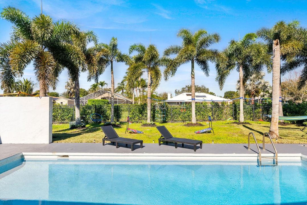 For Rent: $16,000 (5 beds, 3 baths, 2279 Square Feet)