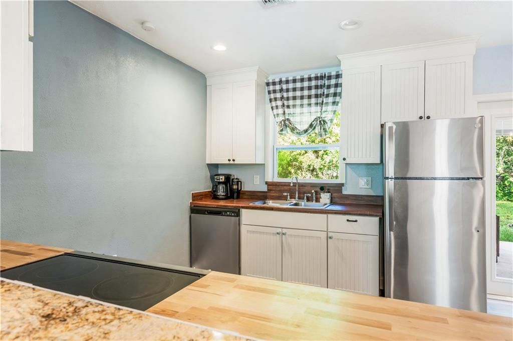 На продажу: $399,000 (3 спален, 2 ванн, 1300 Квадратных фут)