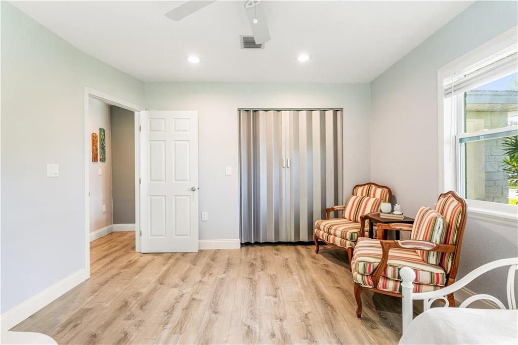 На продажу: $399,000 (3 спален, 2 ванн, 1300 Квадратных фут)