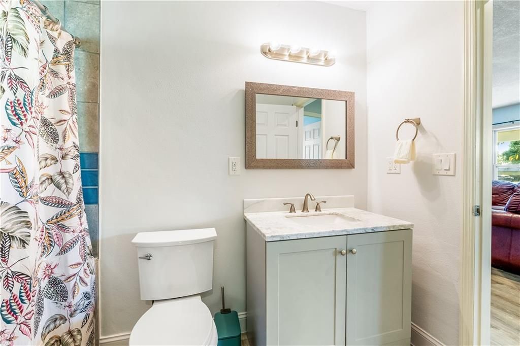 На продажу: $399,000 (3 спален, 2 ванн, 1300 Квадратных фут)