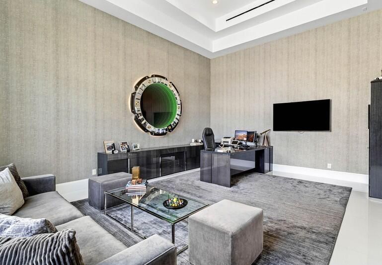 For Sale: $9,950,000 (6 beds, 8 baths, 9041 Square Feet)