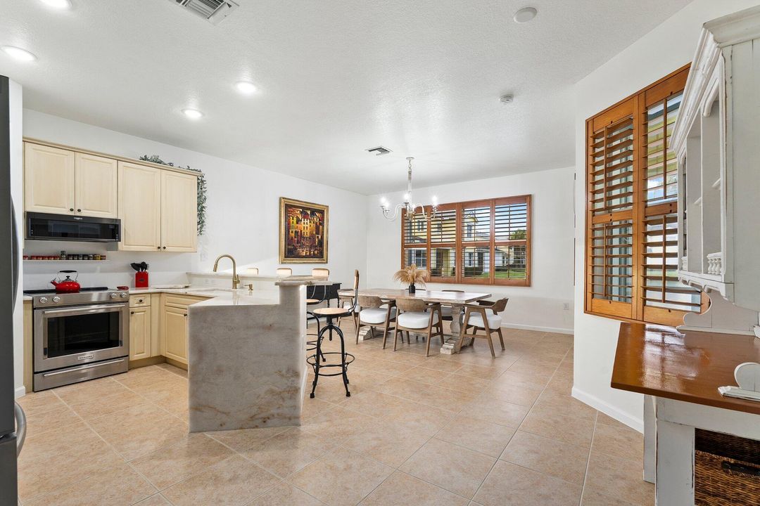 待售: $559,000 (3 贝兹, 2 浴室, 2360 平方英尺)