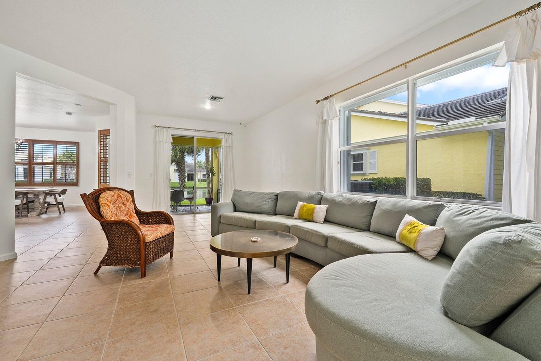 待售: $559,000 (3 贝兹, 2 浴室, 2360 平方英尺)