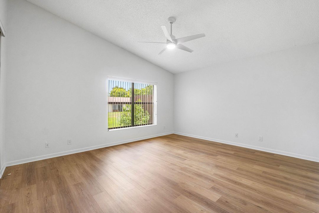 На продажу: $329,000 (3 спален, 2 ванн, 1731 Квадратных фут)