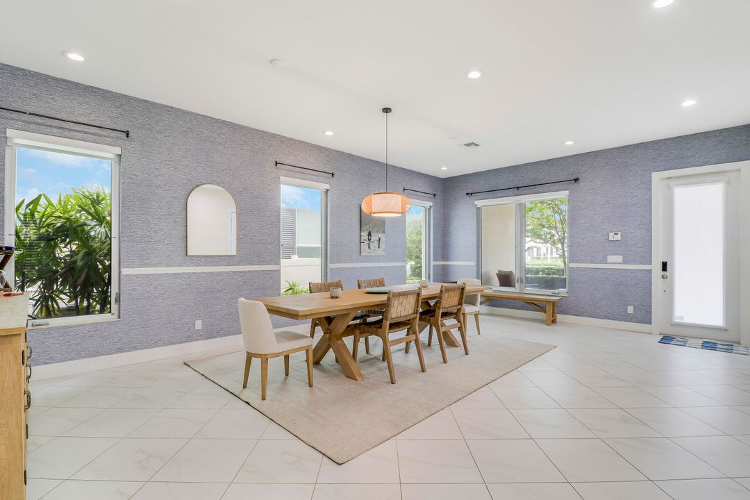 En Venta: $1,599,000 (5 camas, 3 baños, 3849 Pies cuadrados)