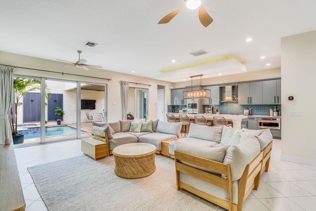 En Venta: $1,599,000 (5 camas, 3 baños, 3849 Pies cuadrados)