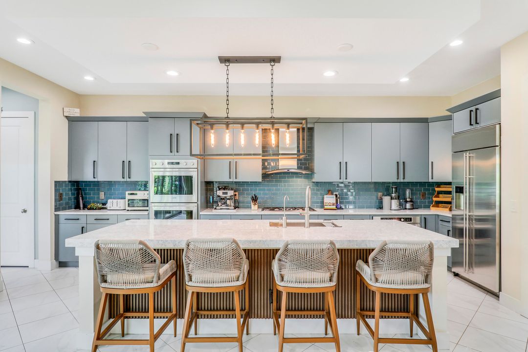 En Venta: $1,599,000 (5 camas, 3 baños, 3849 Pies cuadrados)