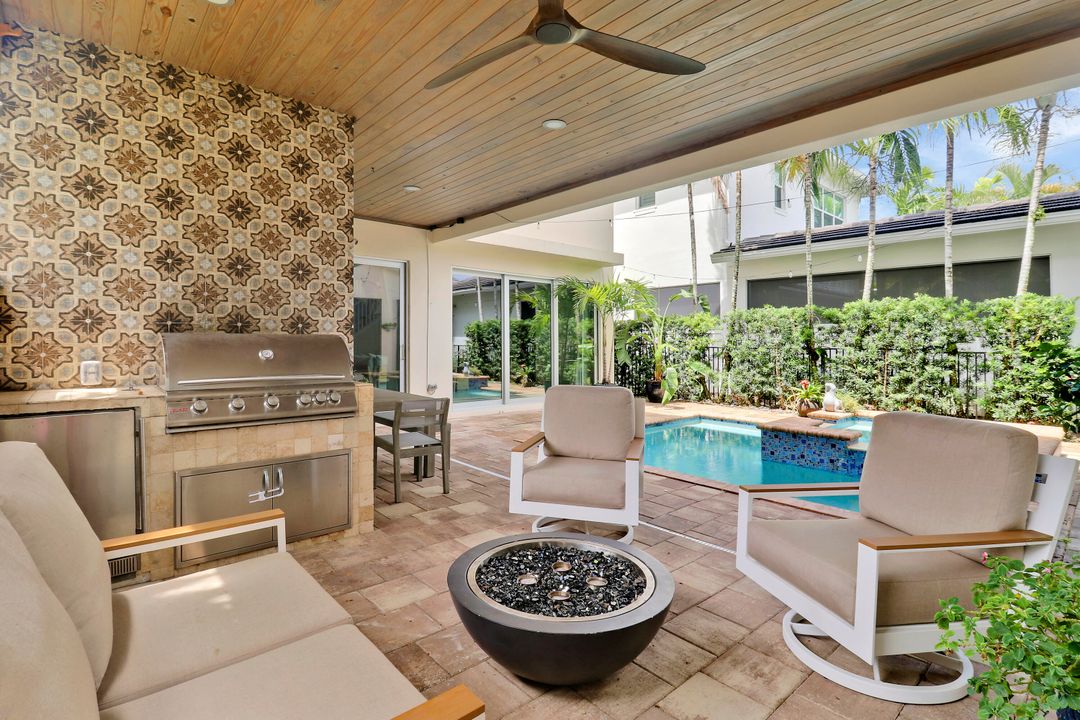 En Venta: $1,599,000 (5 camas, 3 baños, 3849 Pies cuadrados)