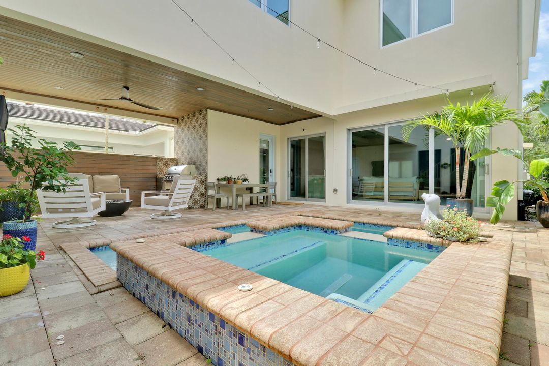 En Venta: $1,599,000 (5 camas, 3 baños, 3849 Pies cuadrados)