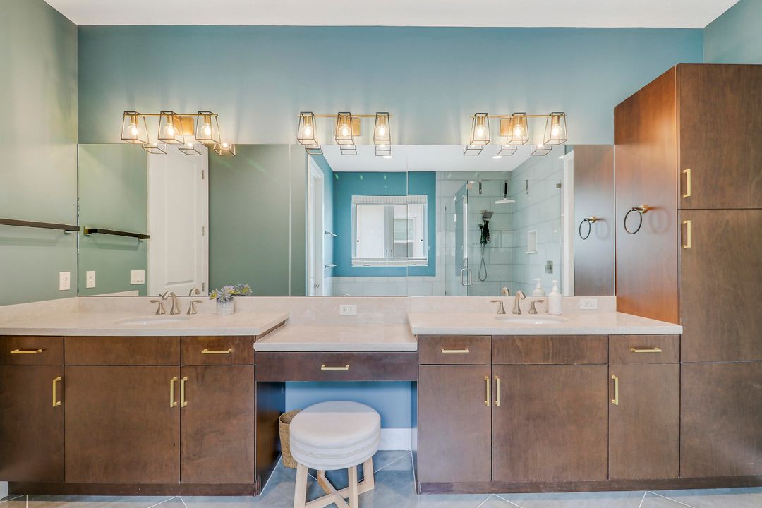 En Venta: $1,599,000 (5 camas, 3 baños, 3849 Pies cuadrados)