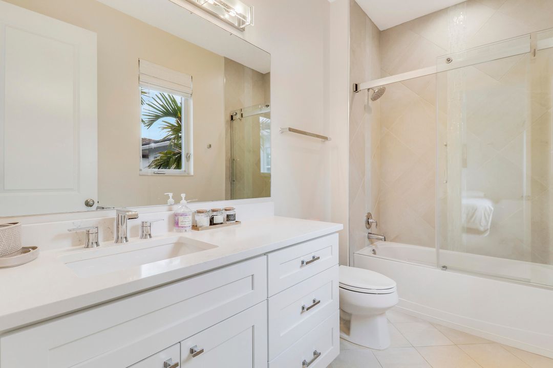 En Venta: $1,599,000 (5 camas, 3 baños, 3849 Pies cuadrados)