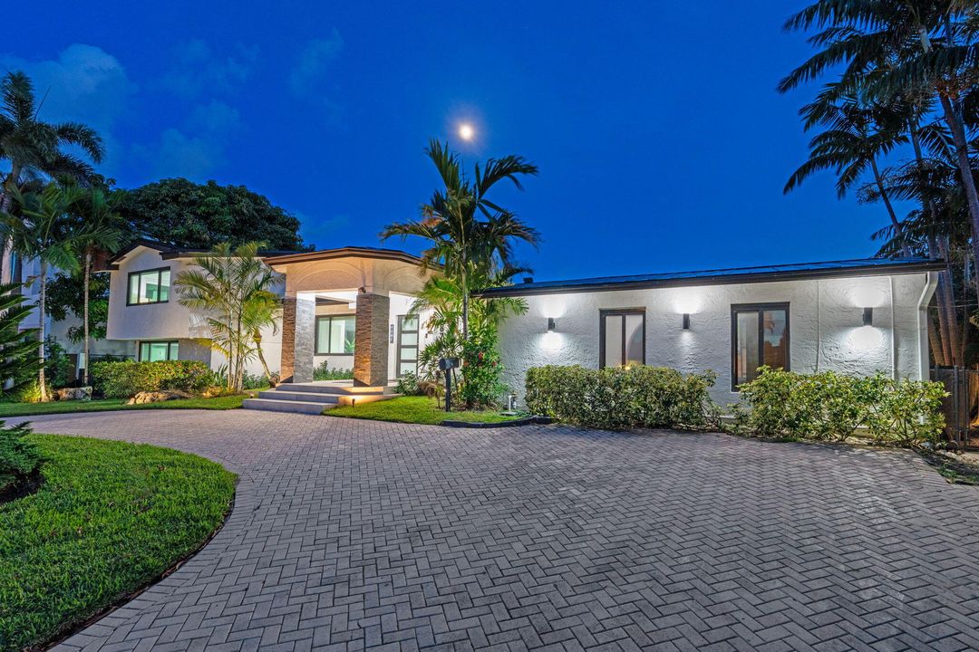 En Venta: $3,900,000 (5 camas, 4 baños, 3142 Pies cuadrados)