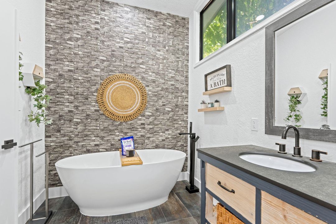 En Venta: $3,900,000 (5 camas, 4 baños, 3142 Pies cuadrados)