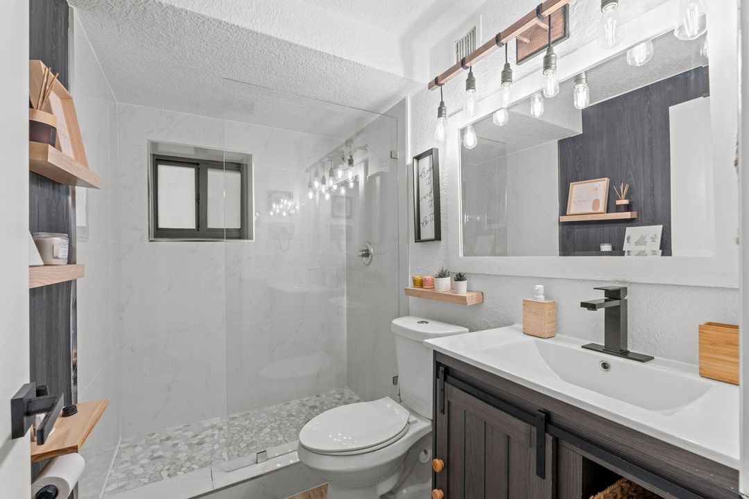 En Venta: $3,900,000 (5 camas, 4 baños, 3142 Pies cuadrados)