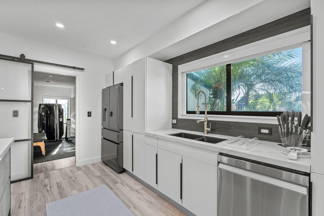 En Venta: $3,900,000 (5 camas, 4 baños, 3142 Pies cuadrados)