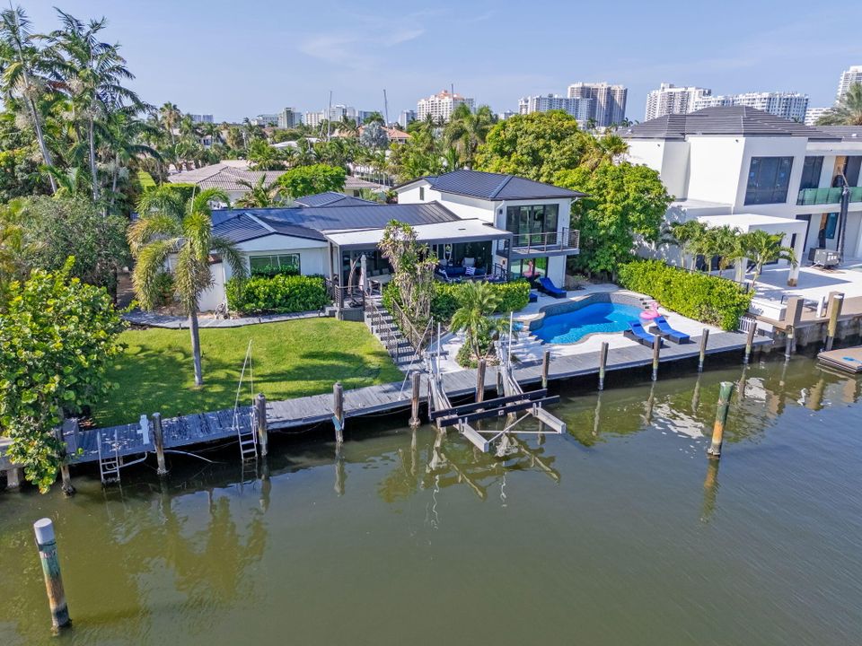 En Venta: $3,900,000 (5 camas, 4 baños, 3142 Pies cuadrados)