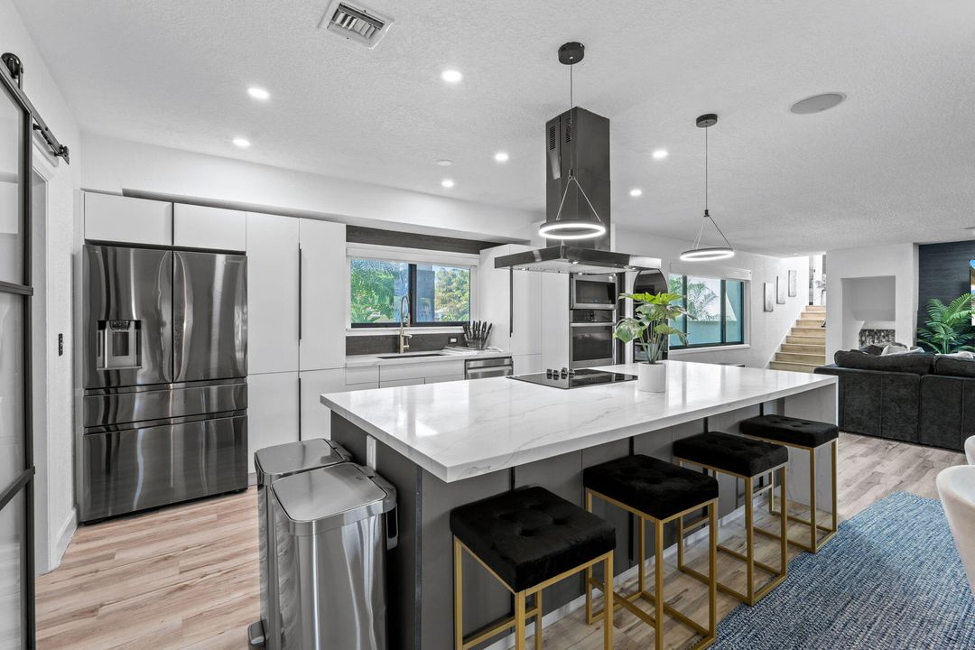 En Venta: $3,900,000 (5 camas, 4 baños, 3142 Pies cuadrados)