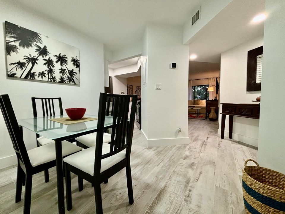 En Venta: $366,700 (2 camas, 2 baños, 1097 Pies cuadrados)