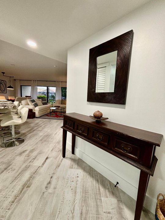 En Venta: $366,700 (2 camas, 2 baños, 1097 Pies cuadrados)