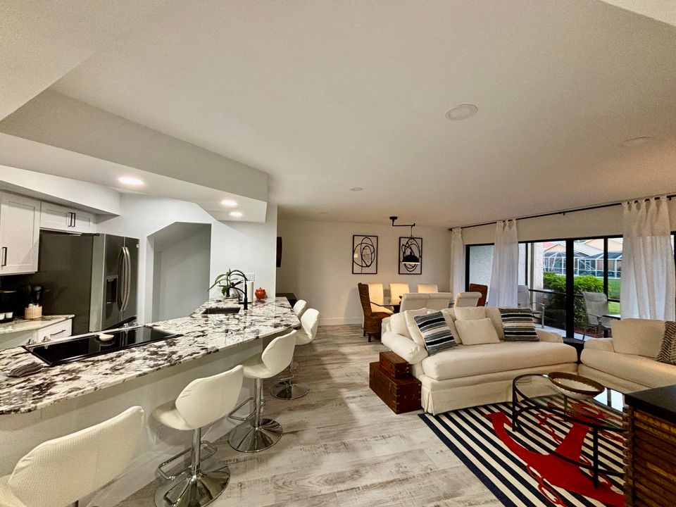 En Venta: $366,700 (2 camas, 2 baños, 1097 Pies cuadrados)