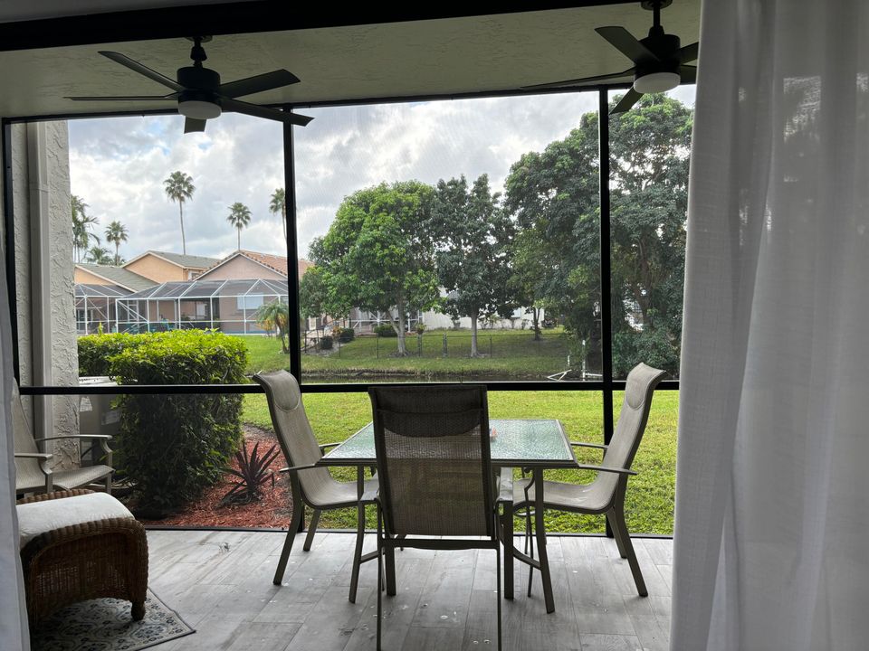 En Venta: $366,700 (2 camas, 2 baños, 1097 Pies cuadrados)