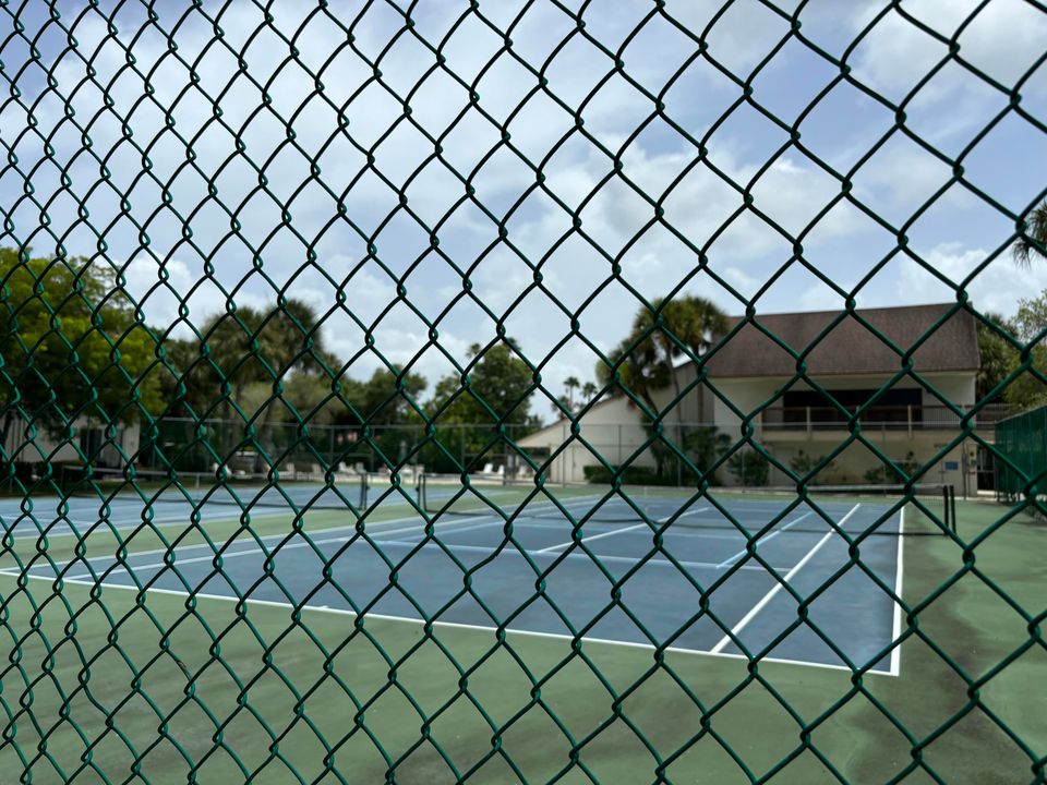 En Venta: $366,700 (2 camas, 2 baños, 1097 Pies cuadrados)