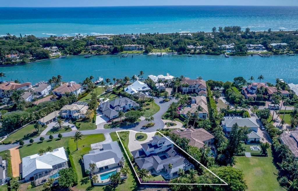 For Sale: $3,900,000 (4 beds, 4 baths, 4750 Square Feet)