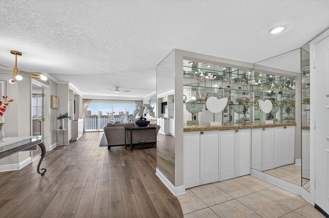 En Venta: $399,000 (2 camas, 2 baños, 1440 Pies cuadrados)