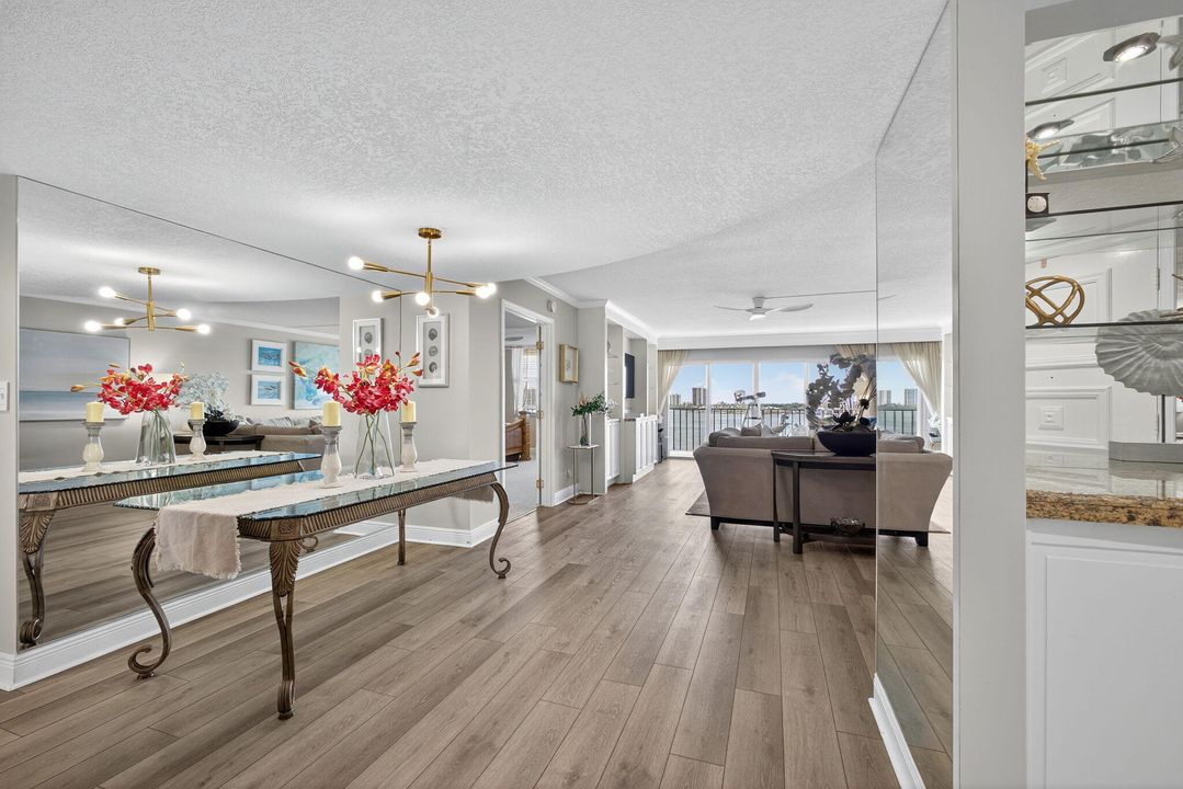 En Venta: $399,000 (2 camas, 2 baños, 1440 Pies cuadrados)