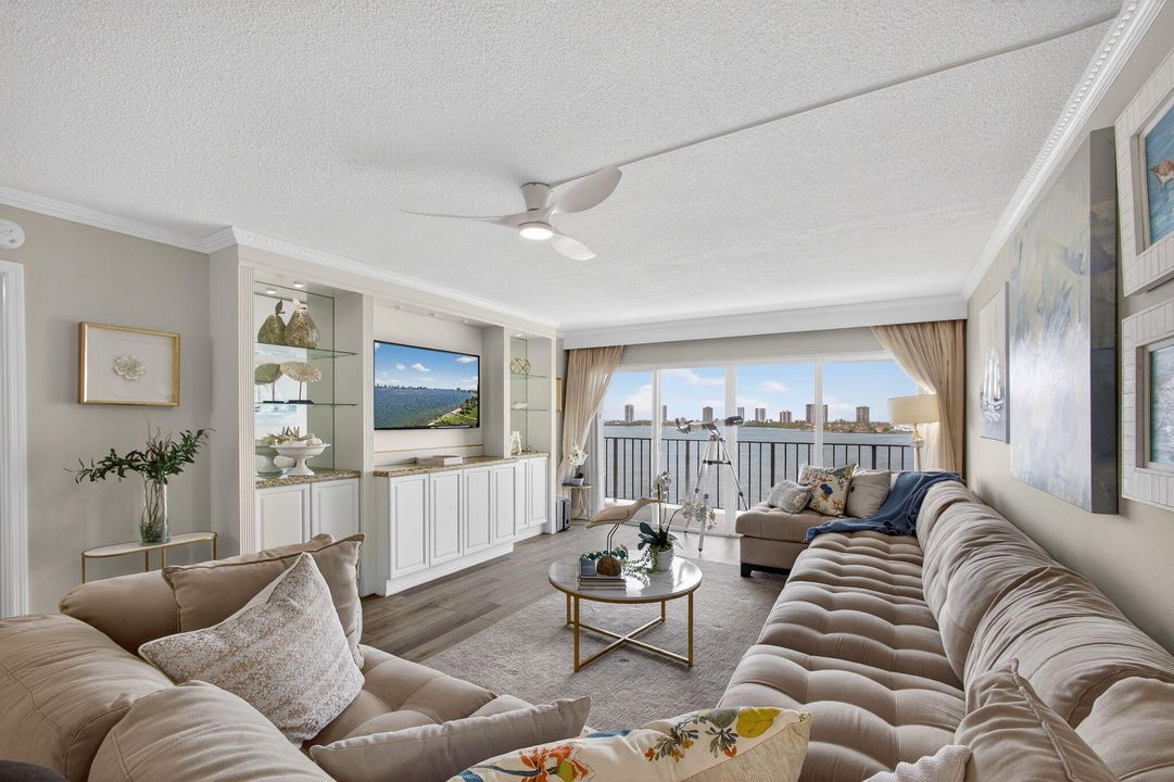 En Venta: $399,000 (2 camas, 2 baños, 1440 Pies cuadrados)