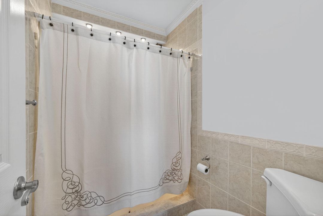 En Venta: $399,000 (2 camas, 2 baños, 1440 Pies cuadrados)