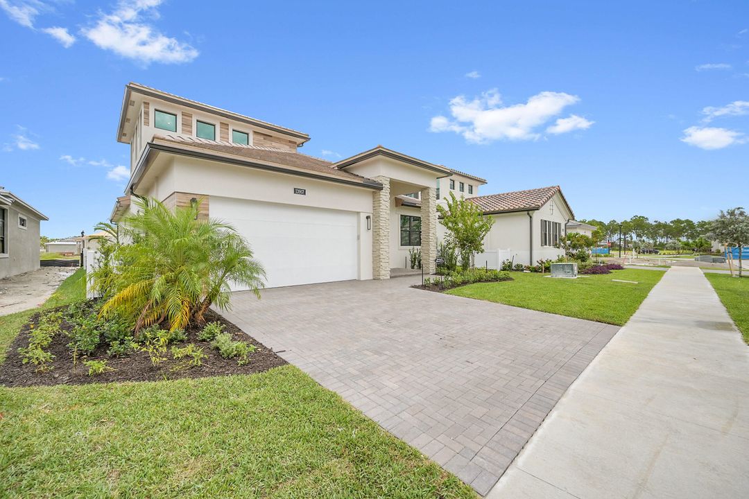 Active With Contract: $5,500 (4 beds, 4 baths, 2795 Square Feet)