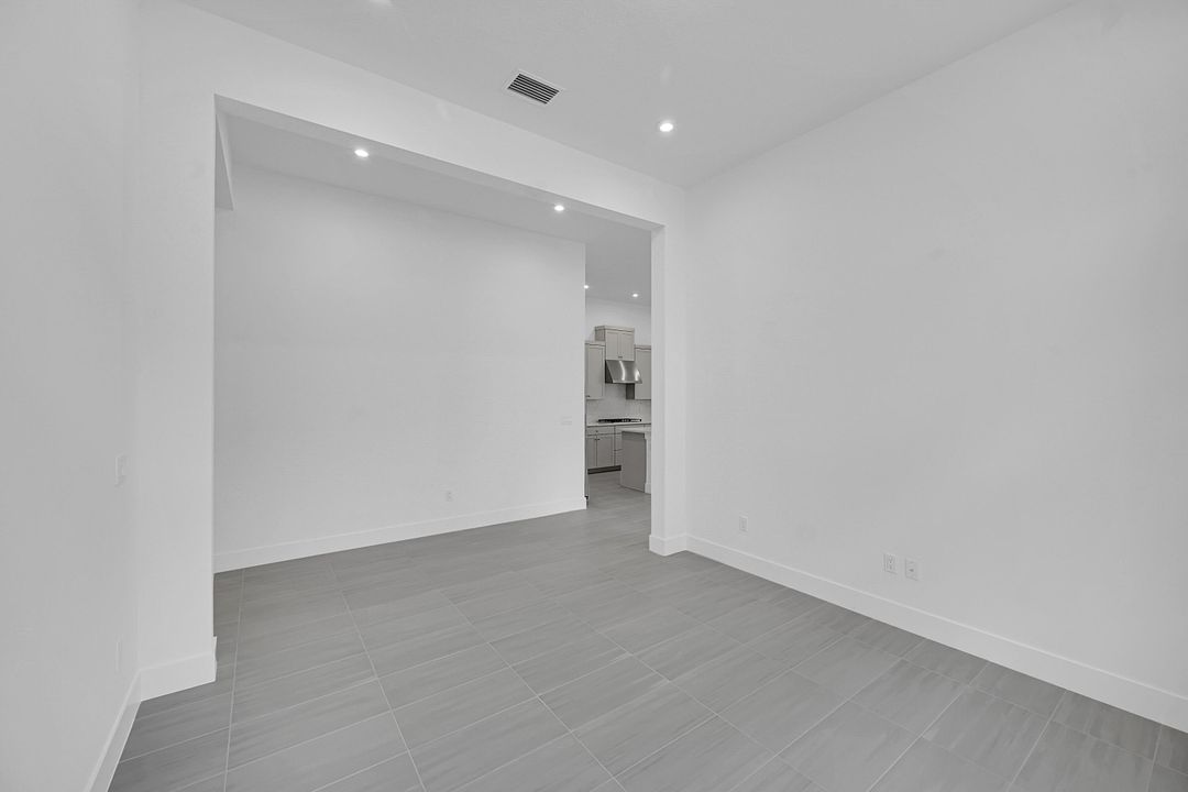 Active With Contract: $5,500 (4 beds, 4 baths, 2795 Square Feet)