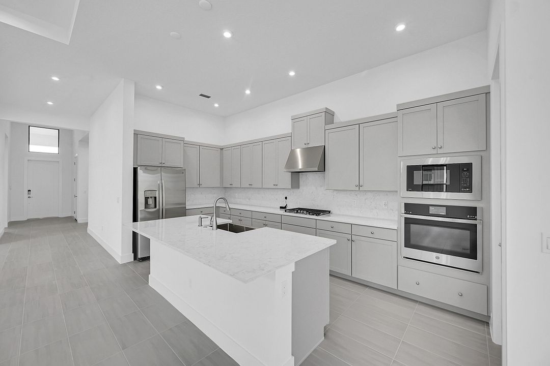 Active With Contract: $5,500 (4 beds, 4 baths, 2795 Square Feet)