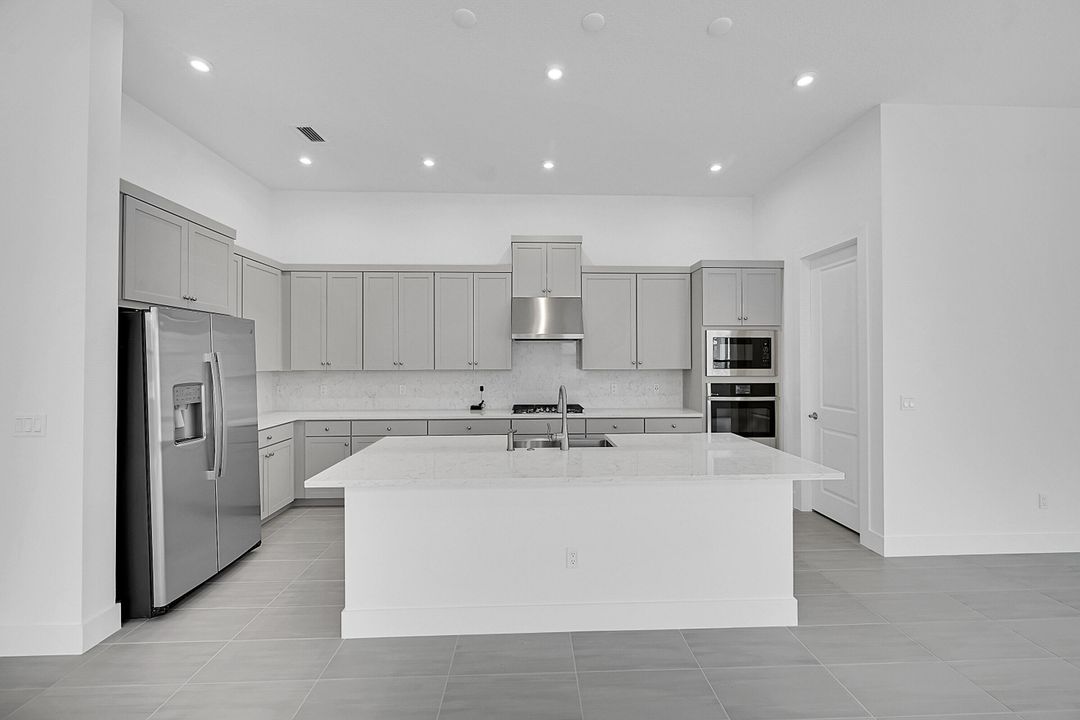 Active With Contract: $5,500 (4 beds, 4 baths, 2795 Square Feet)