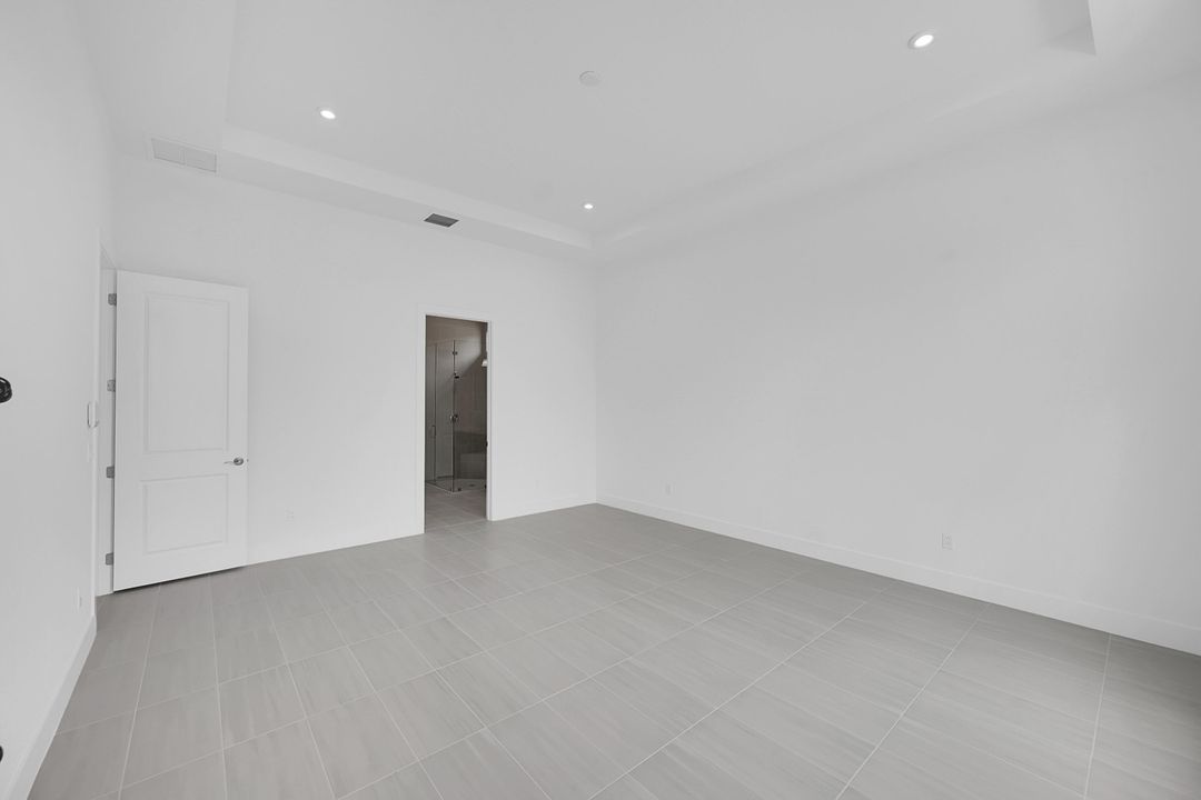 Active With Contract: $5,500 (4 beds, 4 baths, 2795 Square Feet)