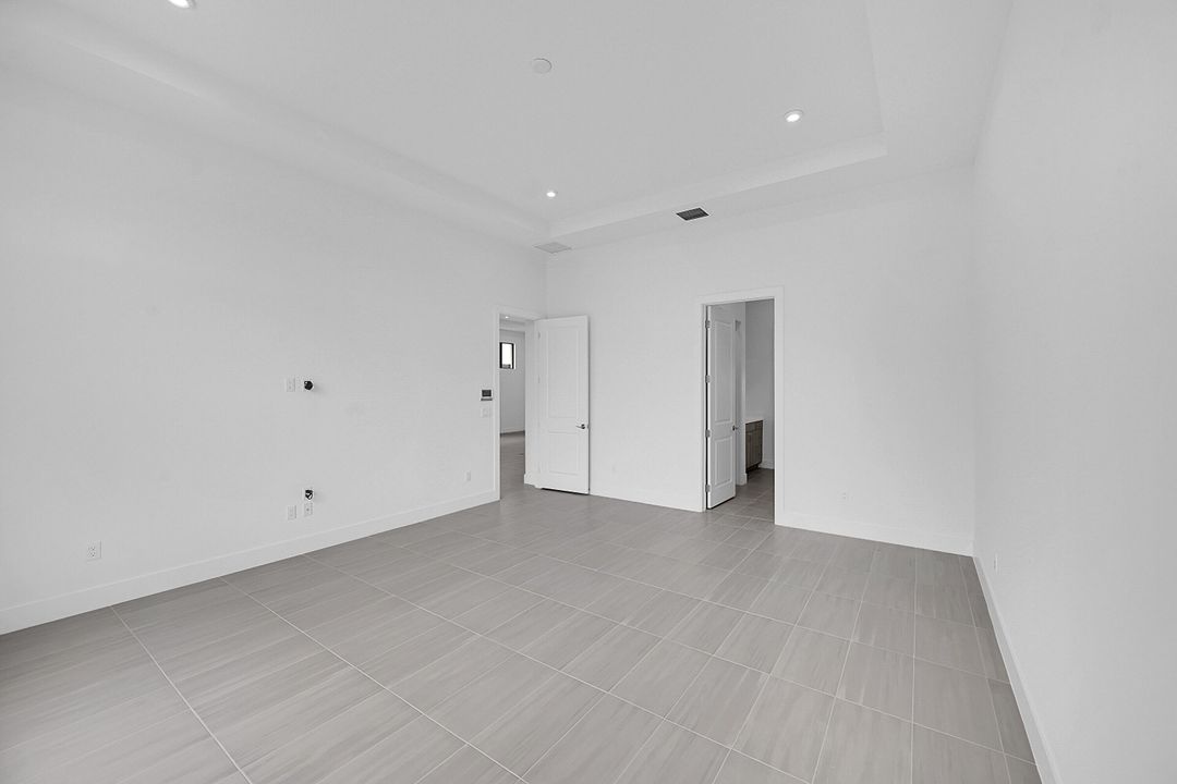 Active With Contract: $5,500 (4 beds, 4 baths, 2795 Square Feet)