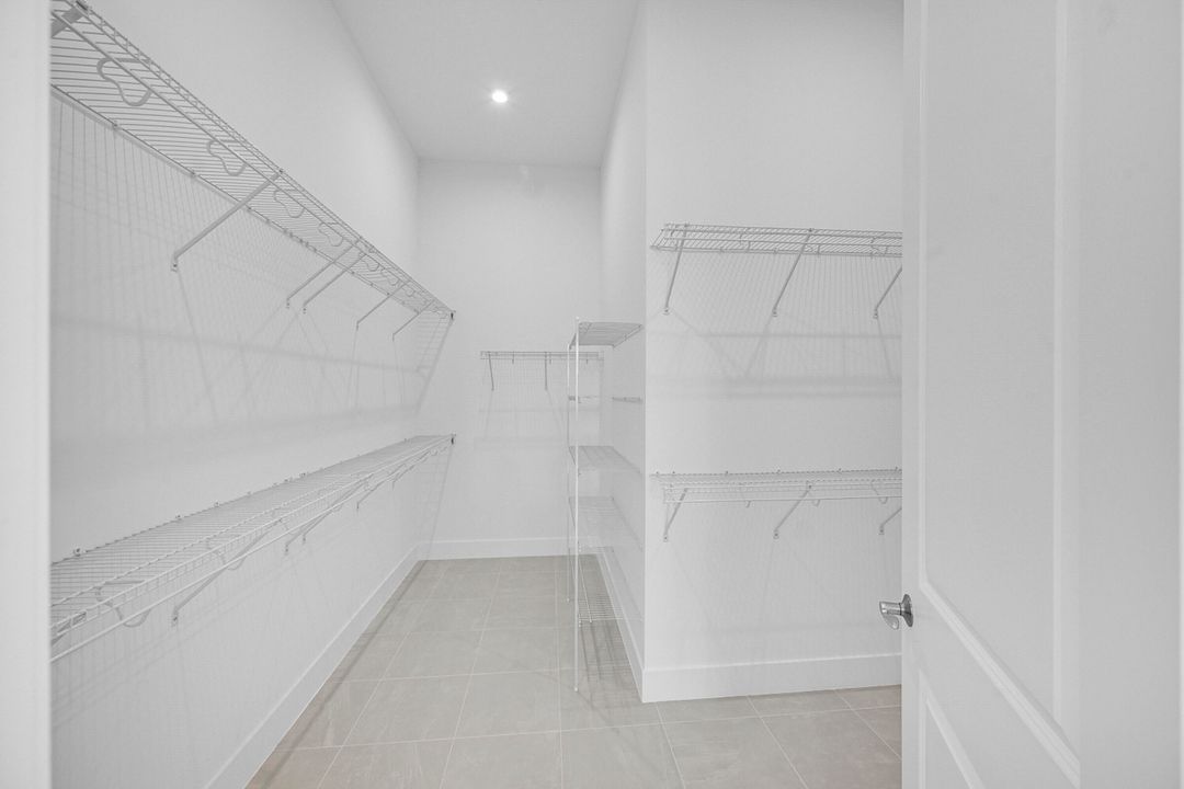 Active With Contract: $5,500 (4 beds, 4 baths, 2795 Square Feet)