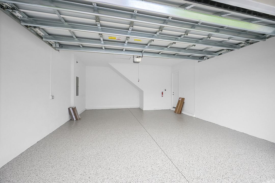 Active With Contract: $5,500 (4 beds, 4 baths, 2795 Square Feet)