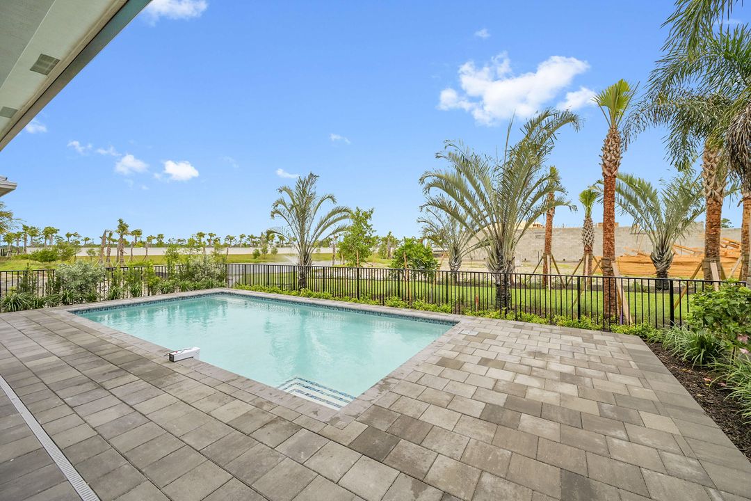 Active With Contract: $5,500 (4 beds, 4 baths, 2795 Square Feet)