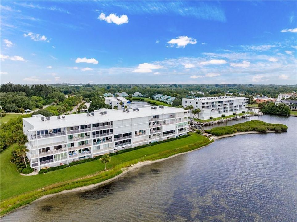 На продажу: $499,000 (2 спален, 2 ванн, 1337 Квадратных фут)