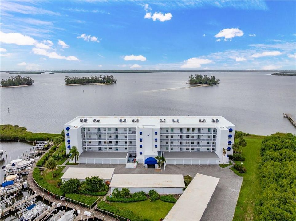 На продажу: $499,000 (2 спален, 2 ванн, 1337 Квадратных фут)