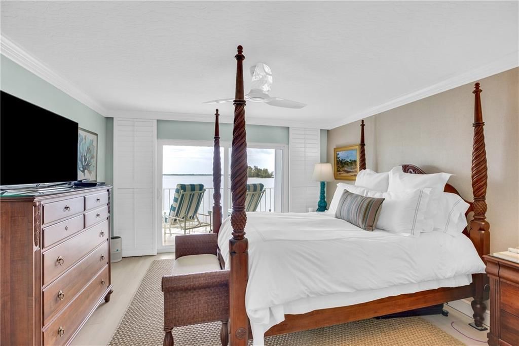 На продажу: $499,000 (2 спален, 2 ванн, 1337 Квадратных фут)