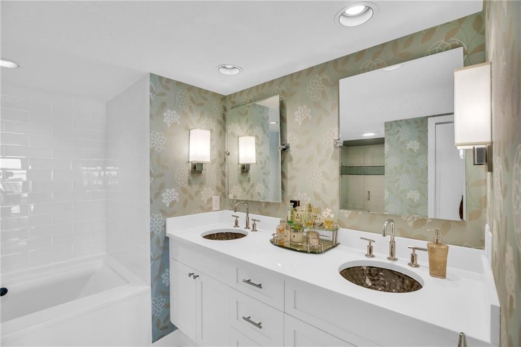 На продажу: $499,000 (2 спален, 2 ванн, 1337 Квадратных фут)