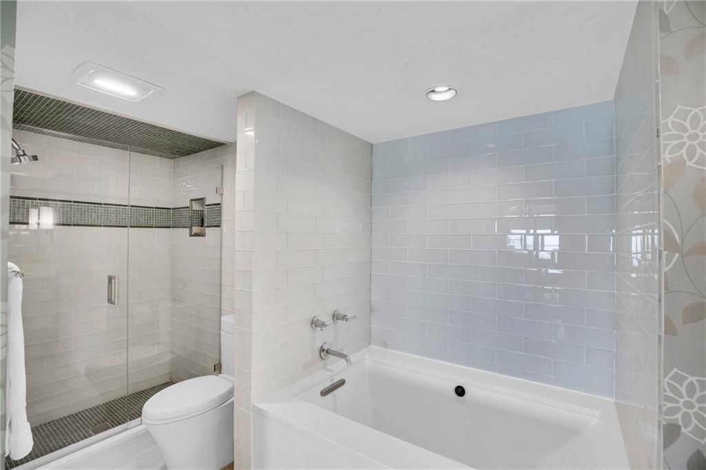 На продажу: $499,000 (2 спален, 2 ванн, 1337 Квадратных фут)