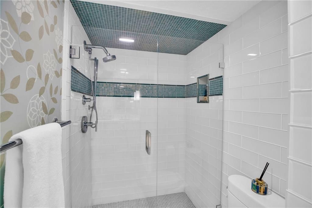 На продажу: $499,000 (2 спален, 2 ванн, 1337 Квадратных фут)