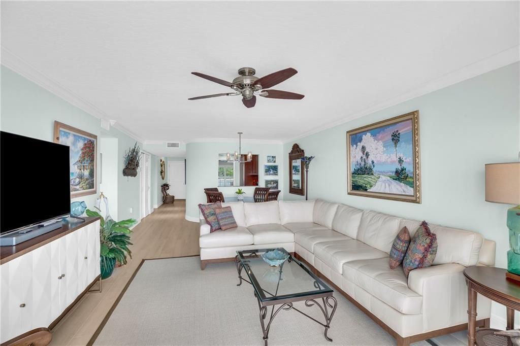 На продажу: $499,000 (2 спален, 2 ванн, 1337 Квадратных фут)