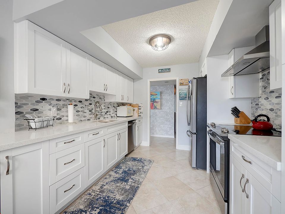 Под контрактом: $4,500 (2 спален, 2 ванн, 1586 Квадратных фут)