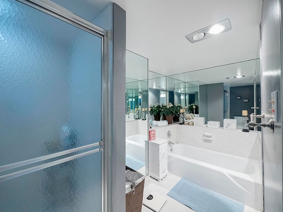 Под контрактом: $4,500 (2 спален, 2 ванн, 1586 Квадратных фут)